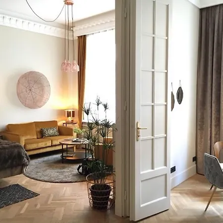 Opera Downtown By Icon Collection Budapest